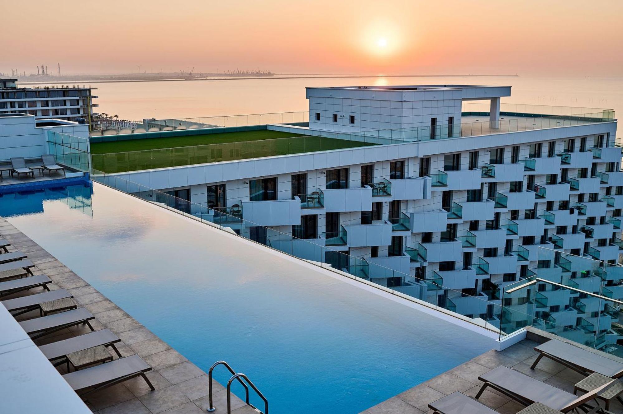 Stefinity In Infinity - Parking Mamaia
